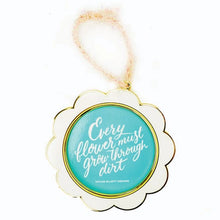 Load image into Gallery viewer, Daisy Frame Ornament
