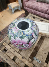 Load image into Gallery viewer, Chinoiserie Vase